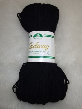 YARN Galway Irish Knitting Wool, 4 Skeins 100 g Each, 100% Wool Black